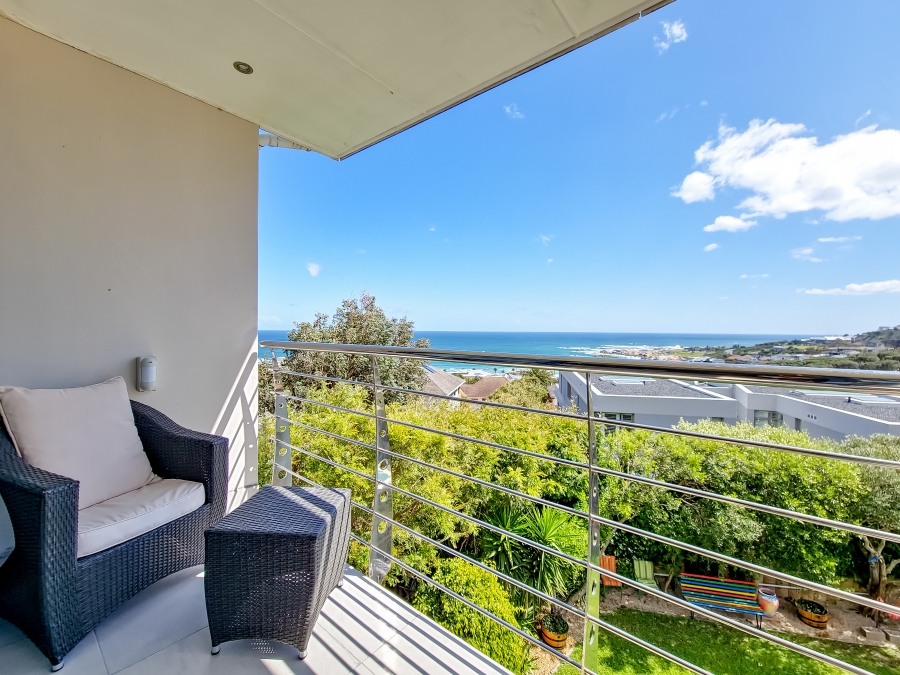 To Let 7 Bedroom Property for Rent in Camps Bay Western Cape